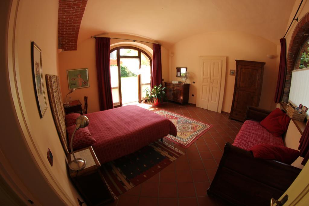 B&B Cascina Moncrava อีเฟรอา ภายนอก รูปภาพ