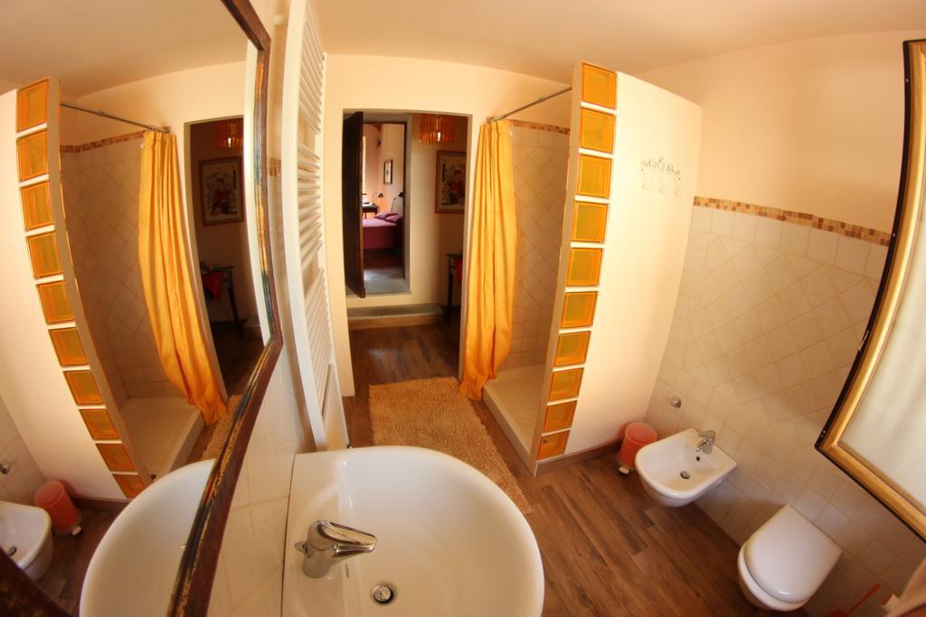 B&B Cascina Moncrava อีเฟรอา ภายนอก รูปภาพ