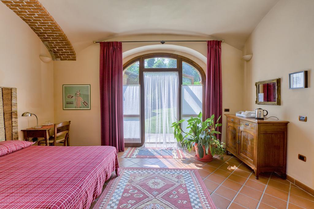 B&B Cascina Moncrava อีเฟรอา ภายนอก รูปภาพ