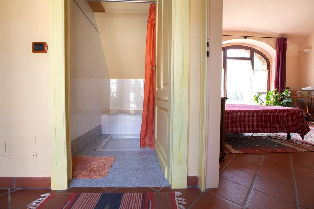 B&B Cascina Moncrava อีเฟรอา ภายนอก รูปภาพ