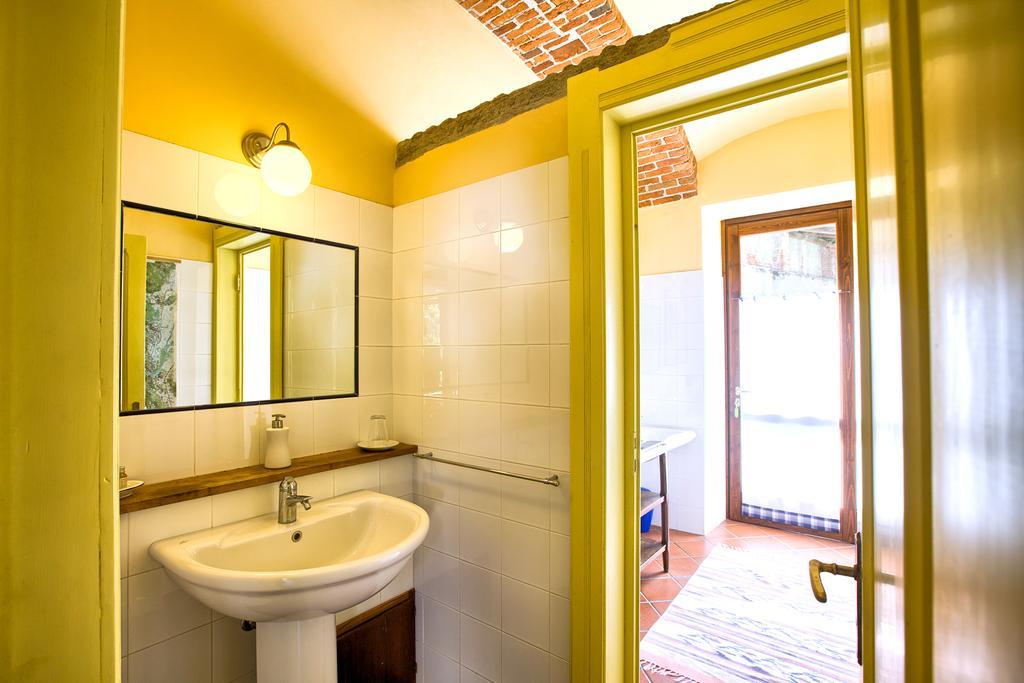 B&B Cascina Moncrava อีเฟรอา ภายนอก รูปภาพ