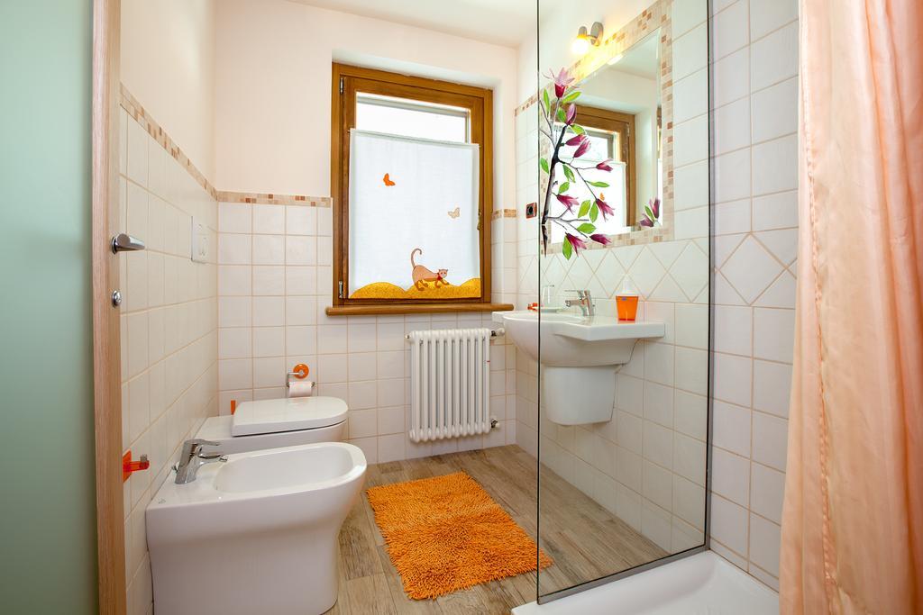 B&B Cascina Moncrava อีเฟรอา ภายนอก รูปภาพ