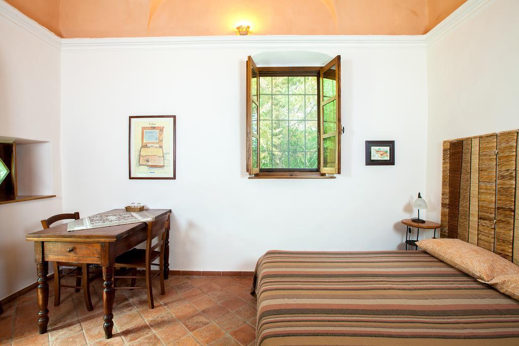 B&B Cascina Moncrava อีเฟรอา ภายนอก รูปภาพ