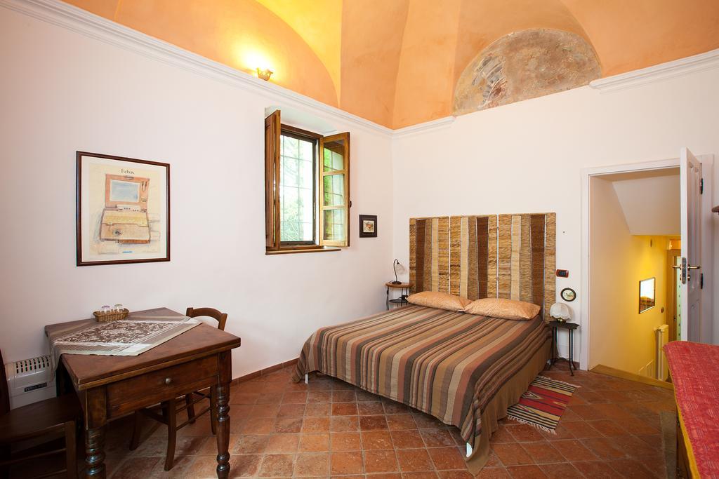 B&B Cascina Moncrava อีเฟรอา ภายนอก รูปภาพ