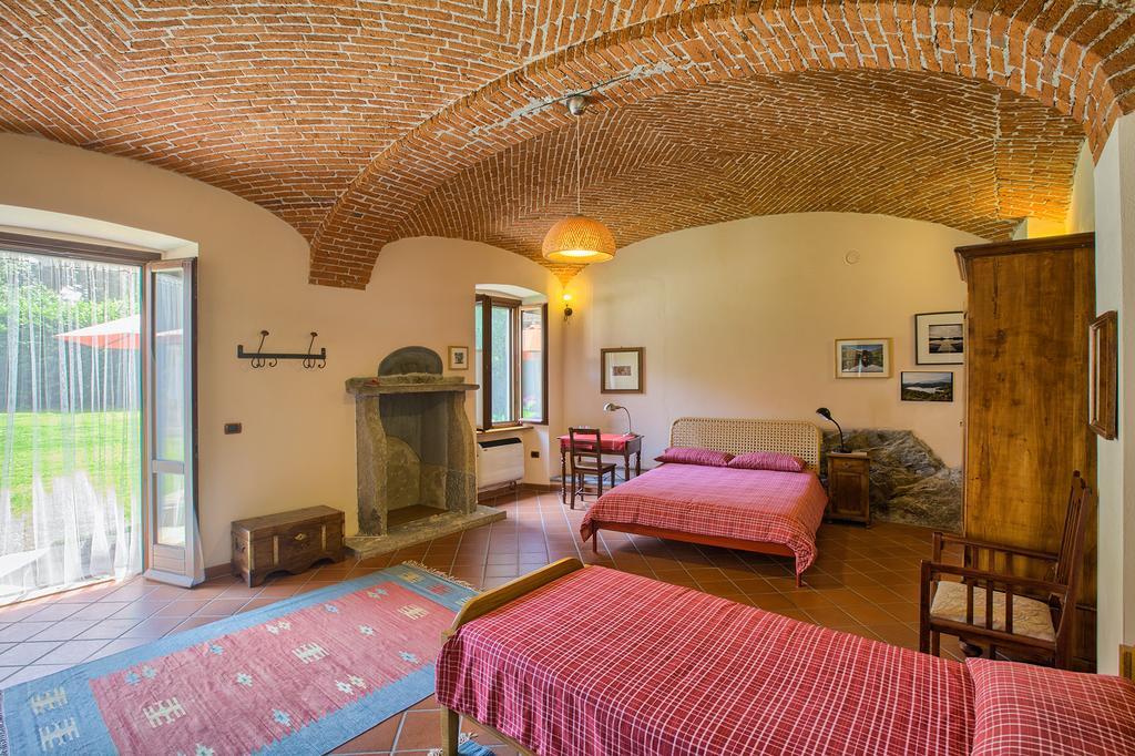 B&B Cascina Moncrava อีเฟรอา ห้อง รูปภาพ